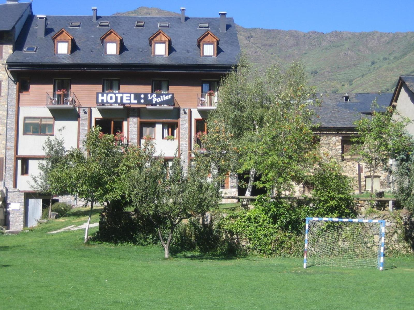 Hotel Lo Paller Valencia D'Aneu Exterior foto